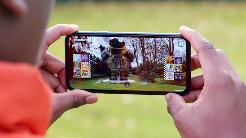 Hračky spoléhají na mobily stále častěji, propojují virtuální svět se skutečným